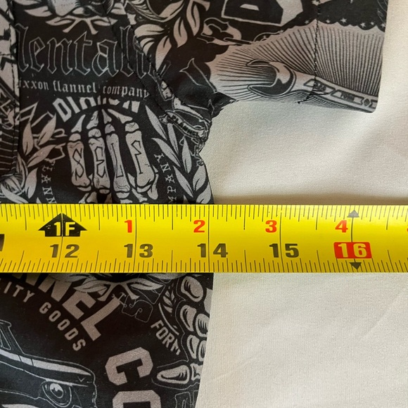 Dixxon Flannel DFC Youth Division Grunge Skulls Allover Print Gray Shirt Size XS - Picture 10 of 11